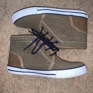 Nautica high ankle shoe size 4y